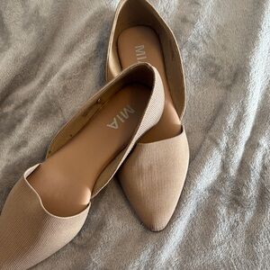 MIA Women's Beige Loafers